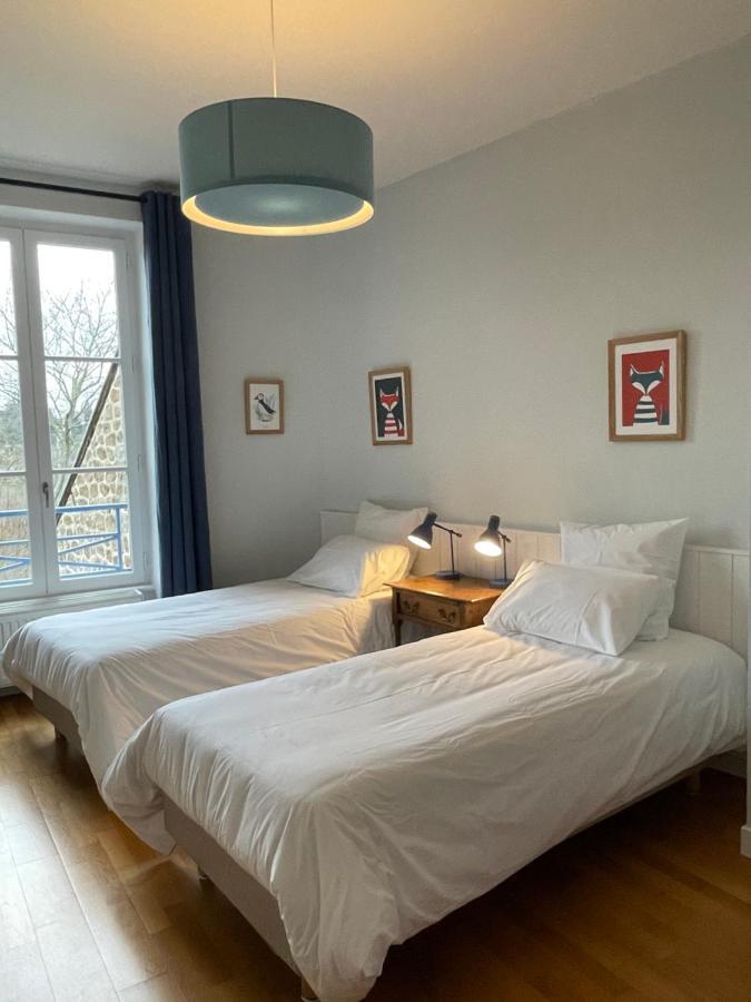 Bel Appartement, Bien Equipe Et Confortable Dans Le Centre Historique Fougères エクステリア 写真