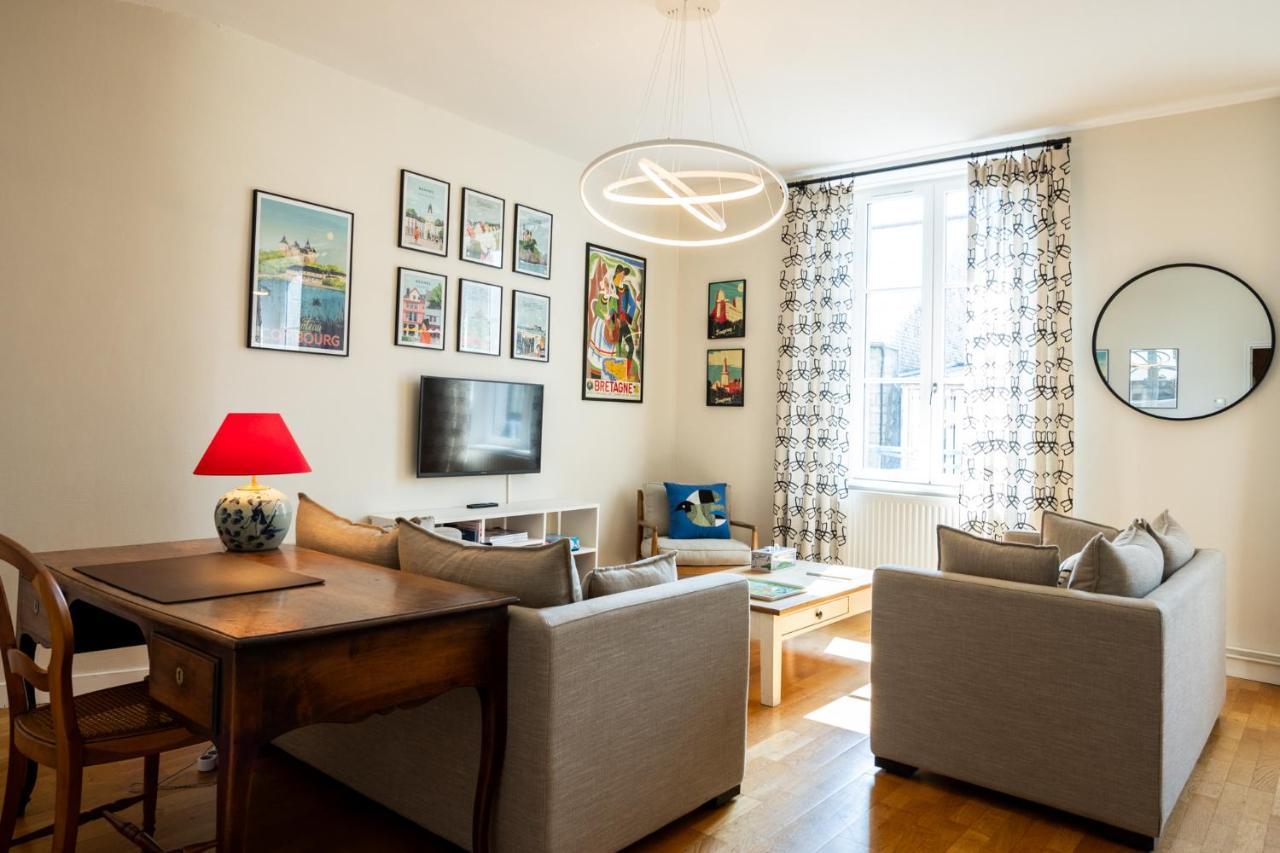 Bel Appartement, Bien Equipe Et Confortable Dans Le Centre Historique Fougères エクステリア 写真