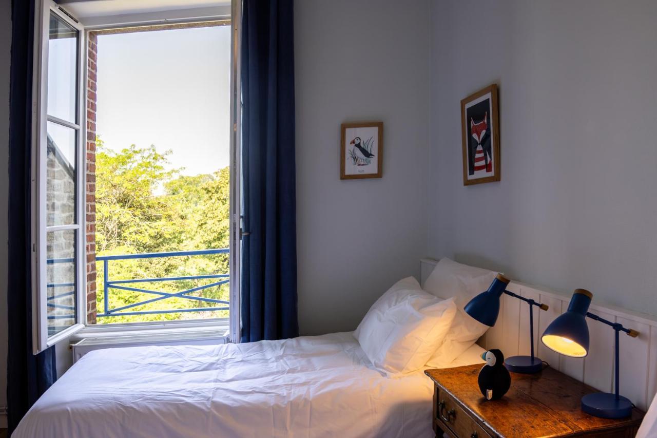 Bel Appartement, Bien Equipe Et Confortable Dans Le Centre Historique Fougères エクステリア 写真