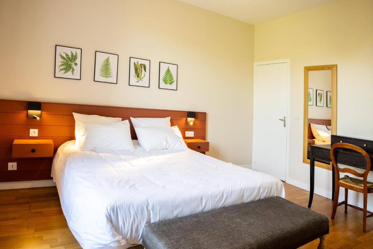 Bel Appartement, Bien Equipe Et Confortable Dans Le Centre Historique Fougères エクステリア 写真